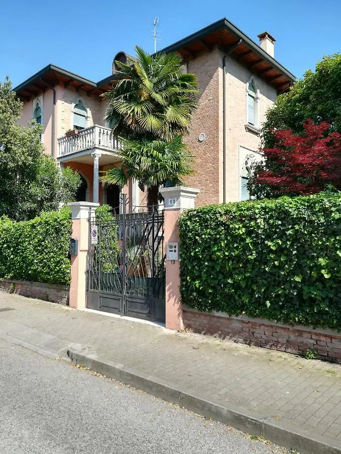 Villa Berghinz Lido di Venezia Alojamento de Acomodação e Pequeno-almoço
